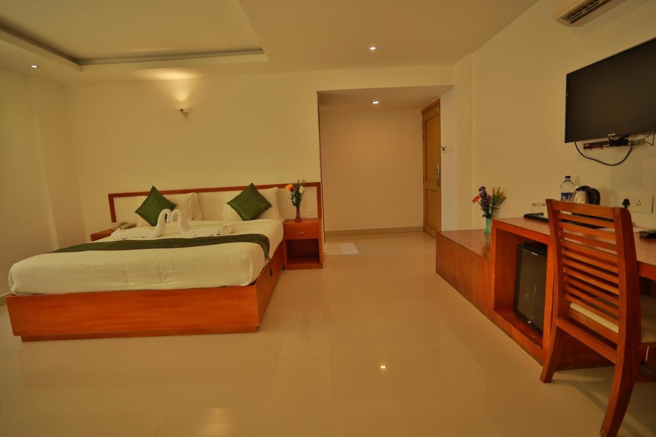 Sea View Resort-& Spa Cherai Cherai Beach Exterior photo